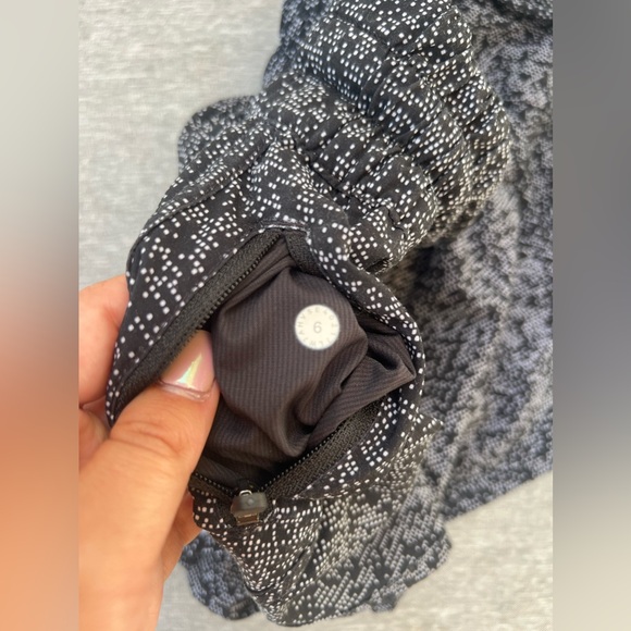 Lululemon Tracker Short V - Picture 3 of 3